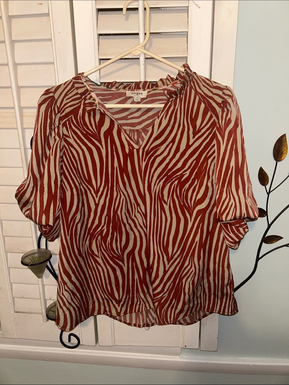 Umgee Rust & Cream Zebra-Print V-Neck Blouse - Picture 3 of 5